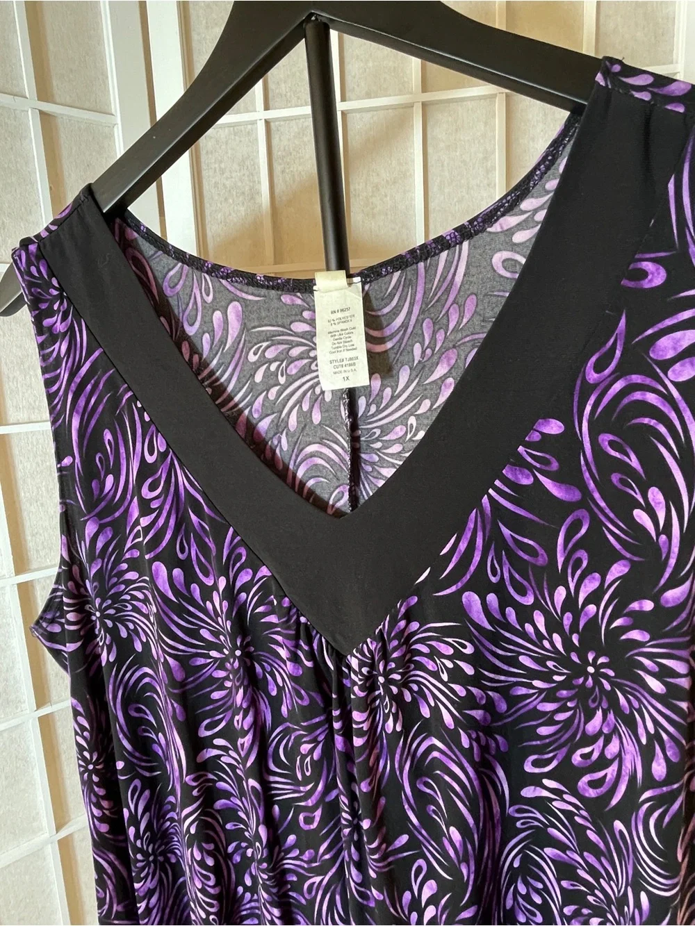 1x Sleeveless V-Neck Purple Swirl Print Stretchy Women's Top